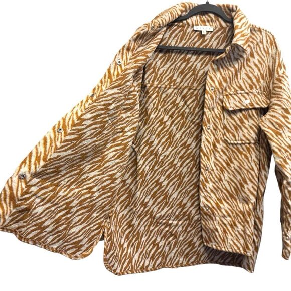 Zebra Print Snap Down Long Sleeve Shacket Size Large New with Tags - Picture 7 of 9
